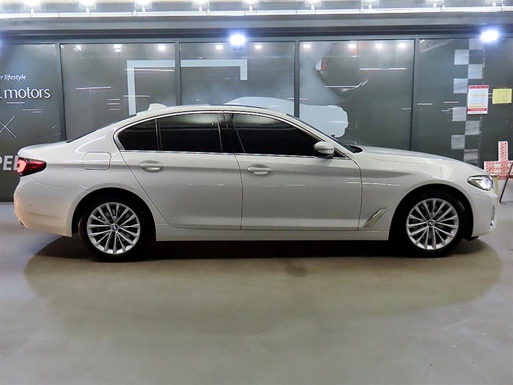BMW 5 Series 530i Luxury — фото 3