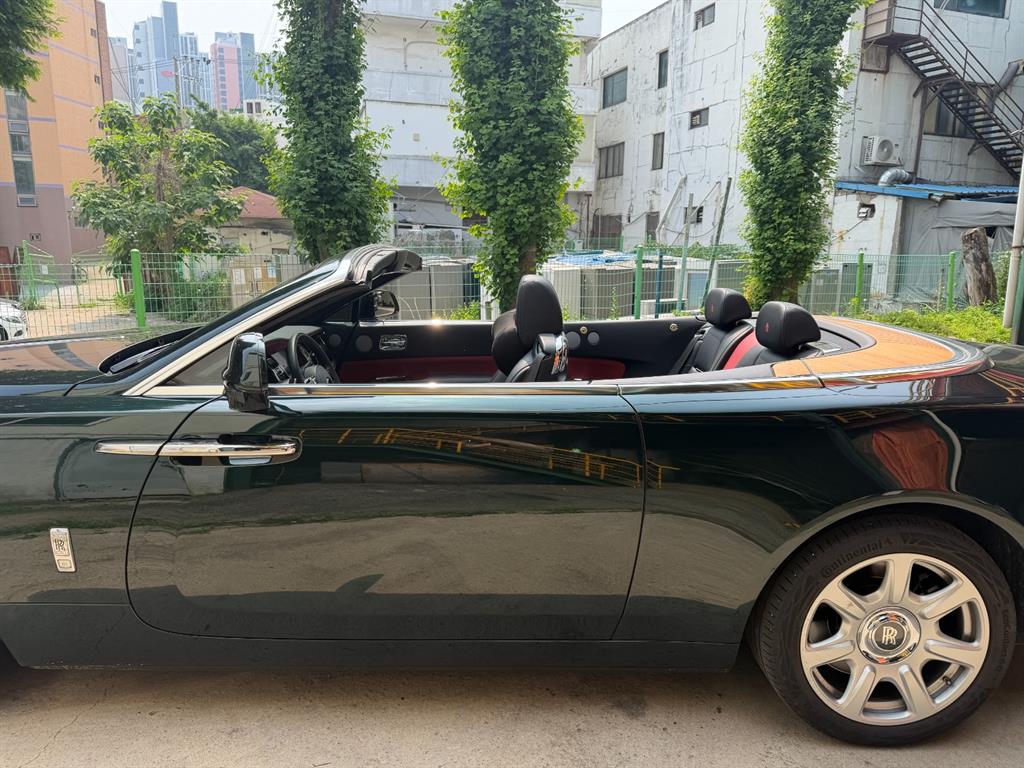 Rolls Royce Dawn 6.6 V12 7
