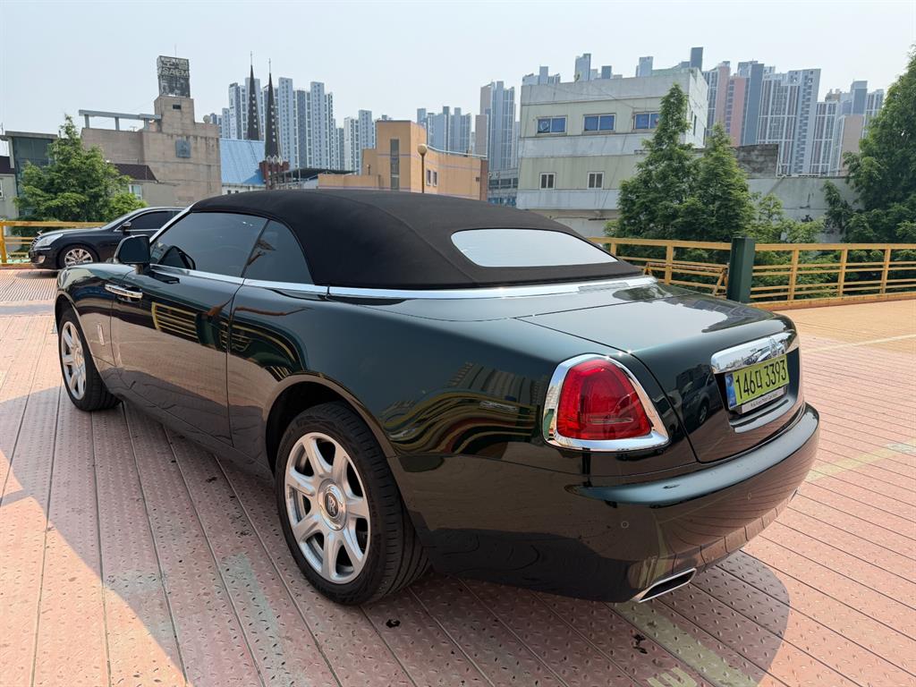 Rolls Royce Dawn 6.6 V12 3
