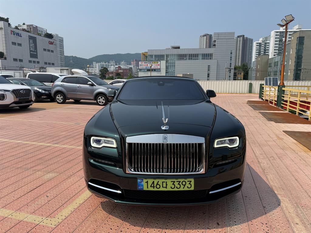 Rolls Royce Dawn 6.6 V12 4