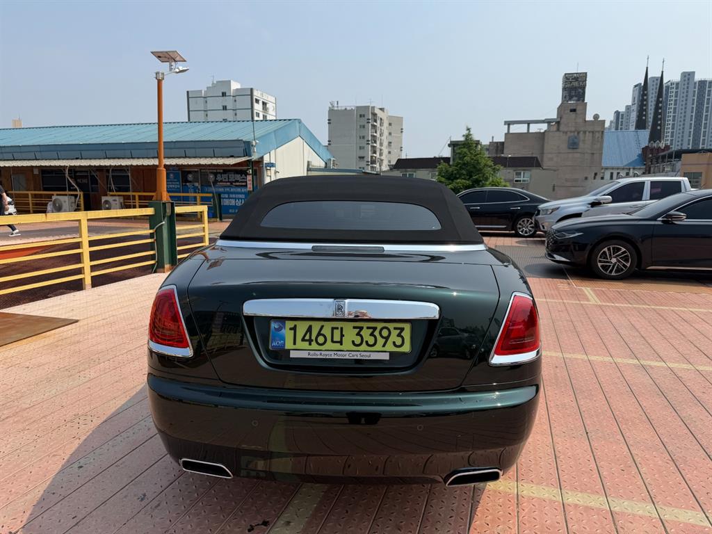 Rolls Royce Dawn 6.6 V12 5