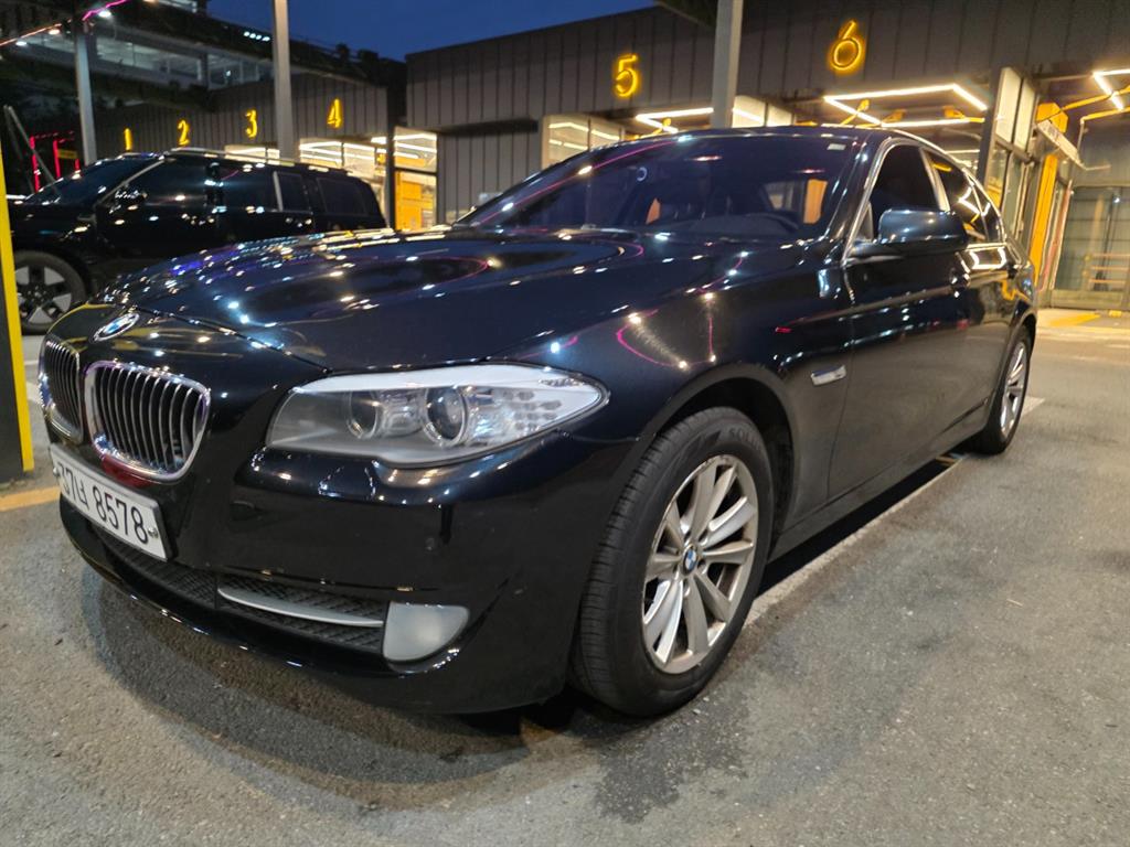 BMW 5시리즈 525d xDrive 사진 2/19