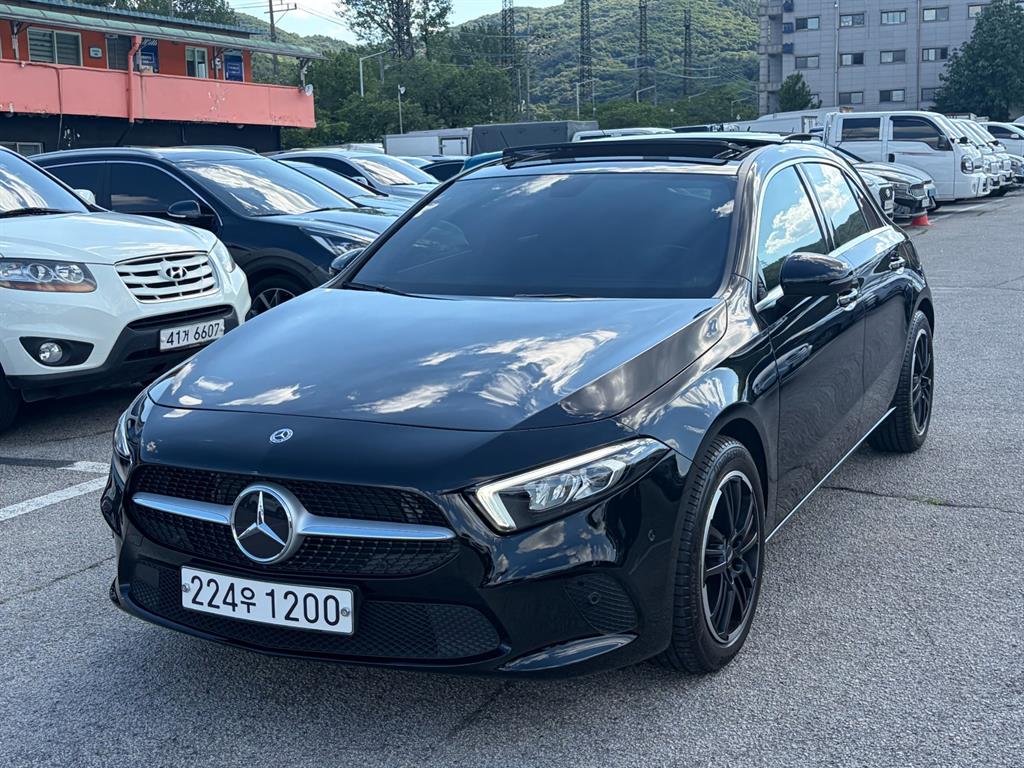 Mercedes-Benz A-Class A220 Hatchback