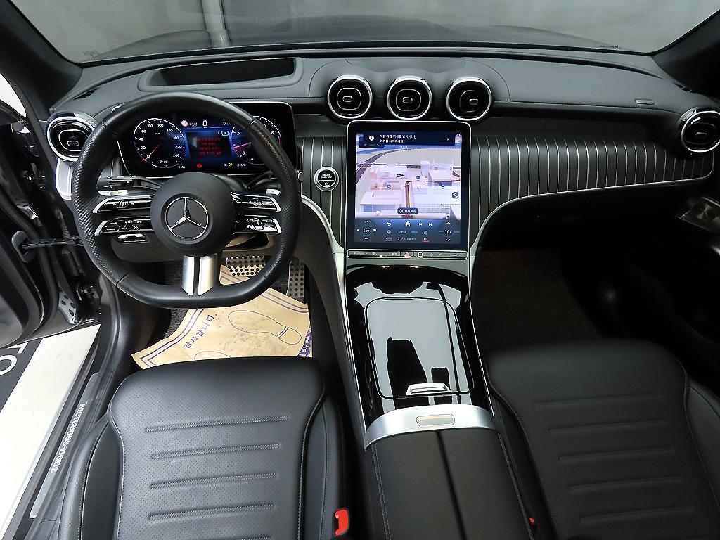 Mercedes-Benz GLC-Class GLC300 4MATIC 8