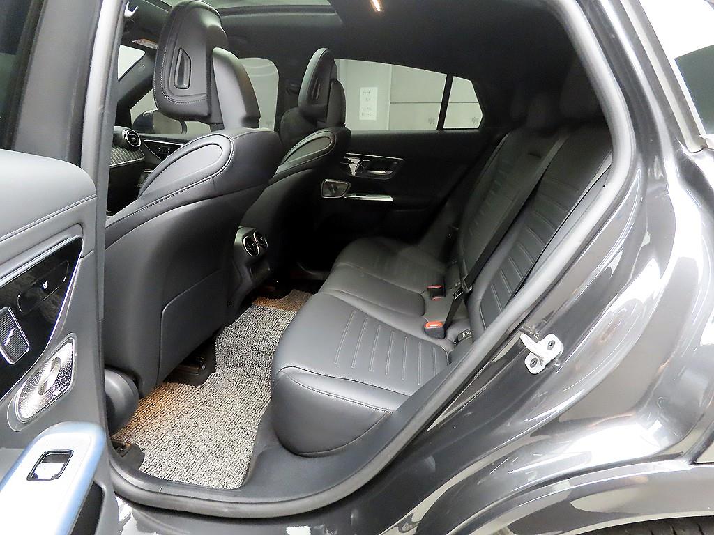 Mercedes-Benz GLC-Class GLC300 4MATIC 7