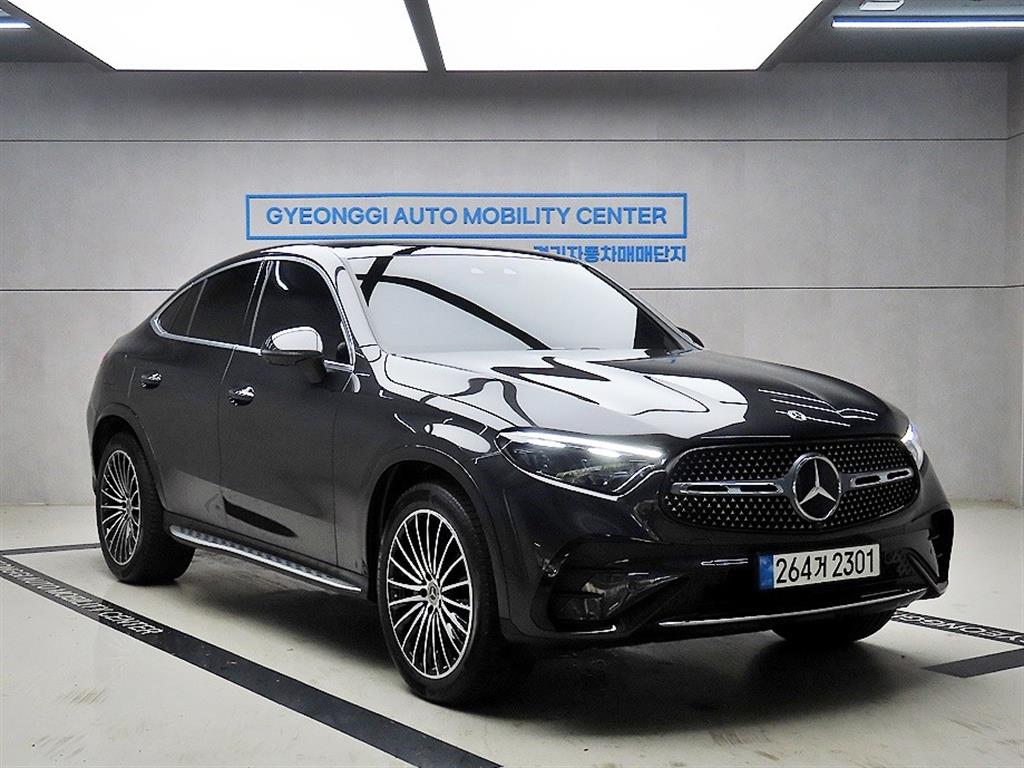 Mercedes-Benz GLC-Class GLC300 4MATIC 2