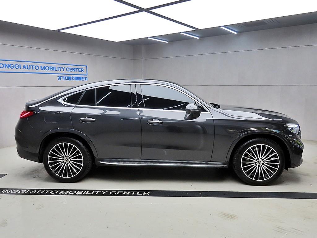 Mercedes-Benz GLC-Class GLC300 4MATIC 3