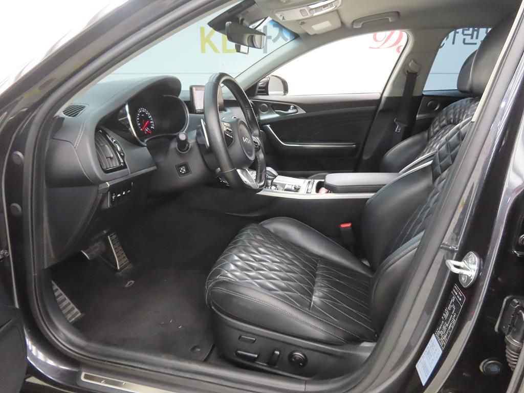 KIA Stinger - Vista 5
