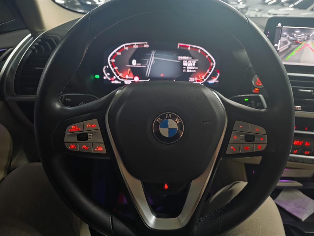 BMW X3 xDrive 20i Luxury 8