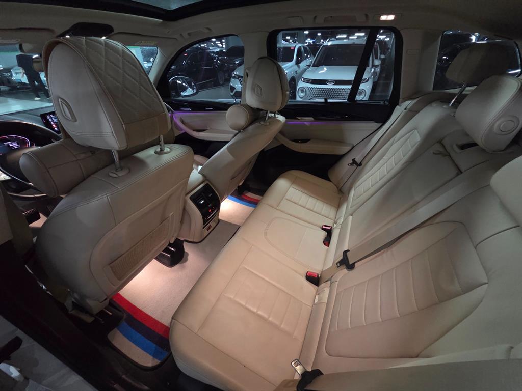 BMW X3 xDrive 20i Luxury 7