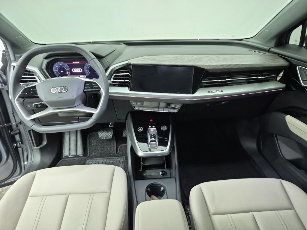 Audi Q4 - Vista 5
