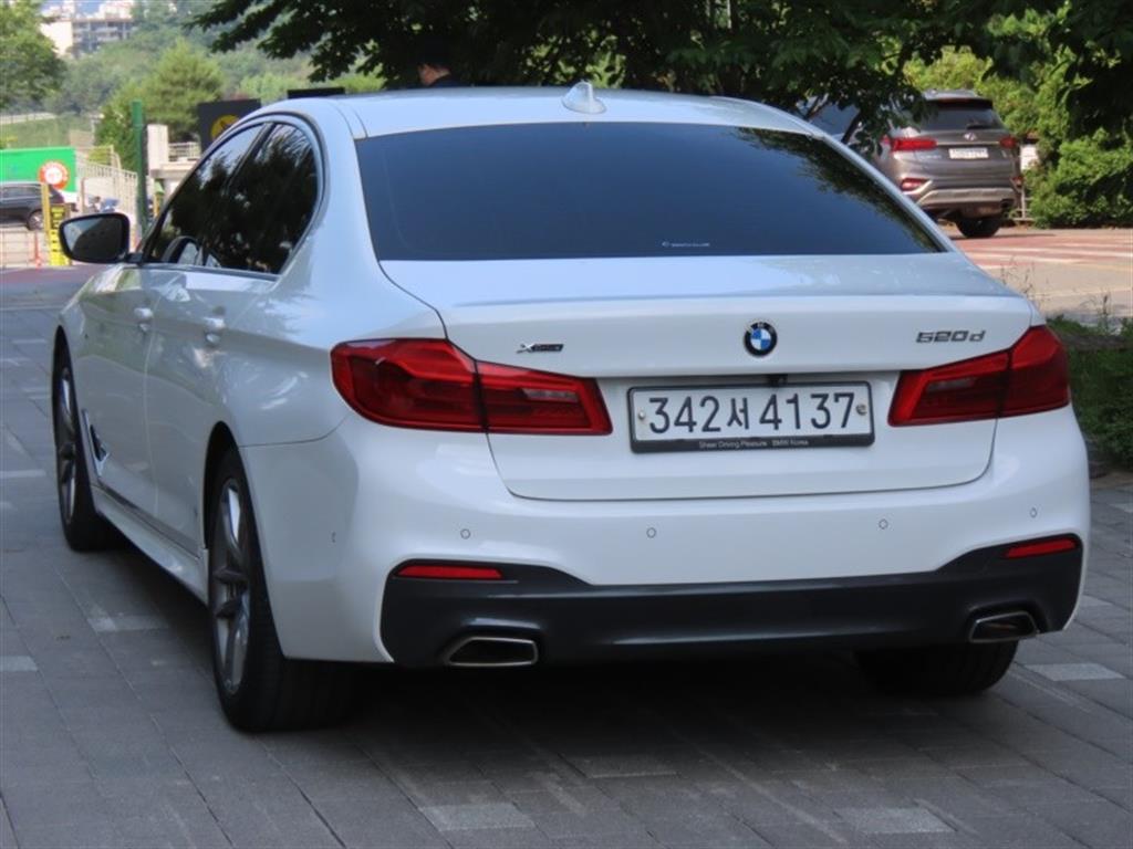 BMW 5 Series - Vista 4