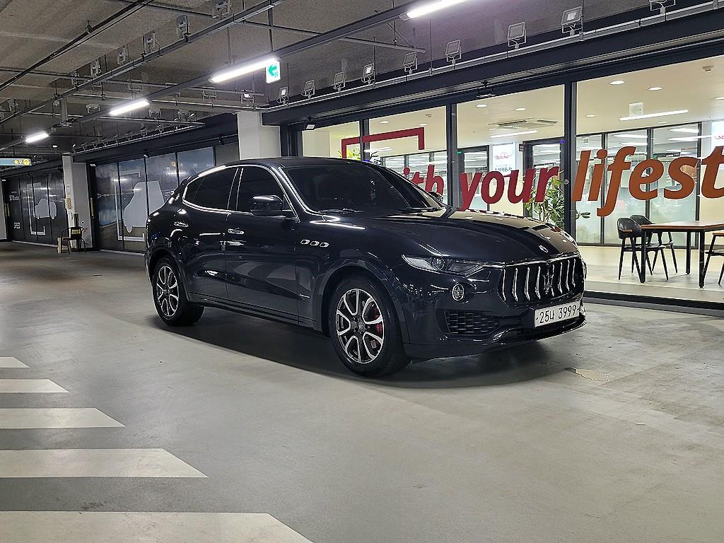 르반떼 3.0 AWD 그란 루쏘 2018년식