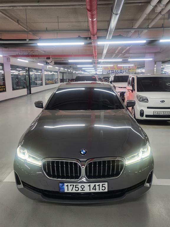 BMW 5 Series 520i Luxury
