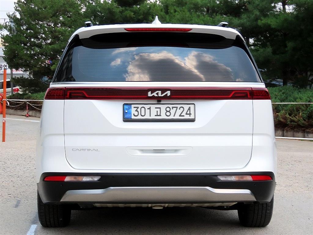 KIA Carnival - Vista 4