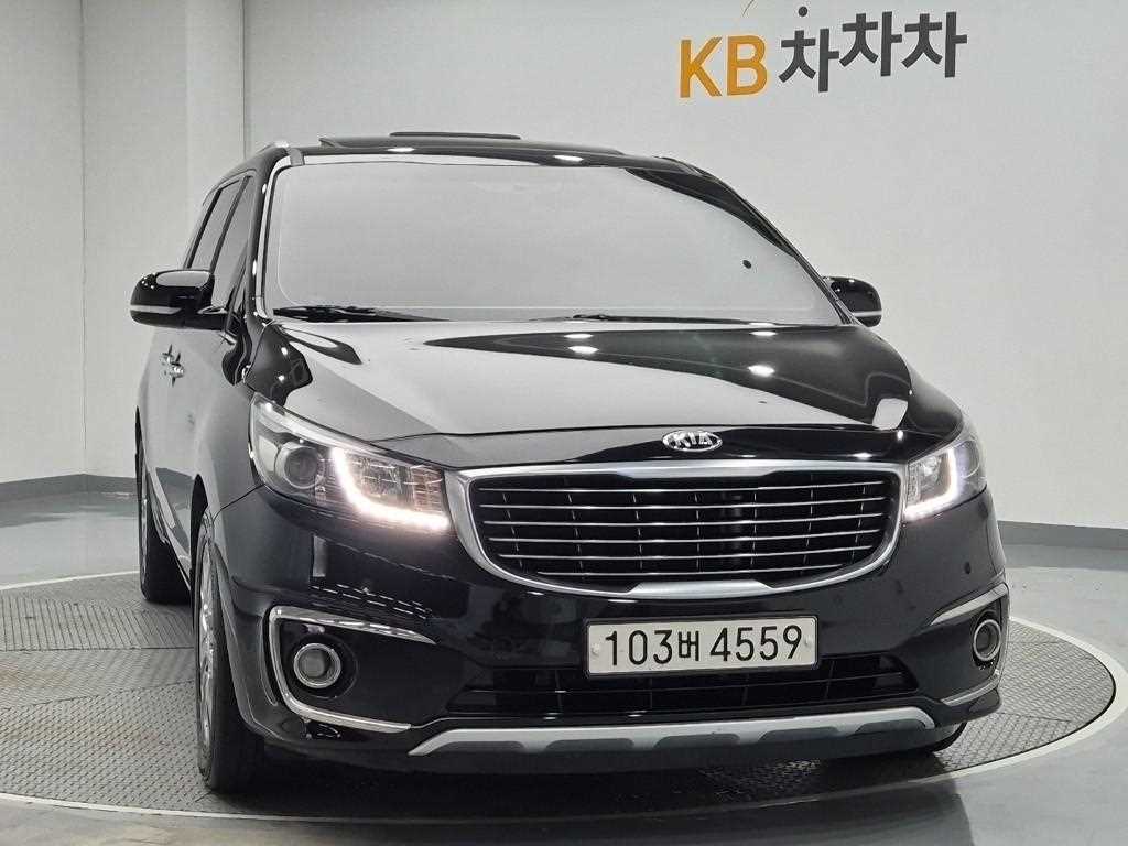KIA Carnival - Vista 4