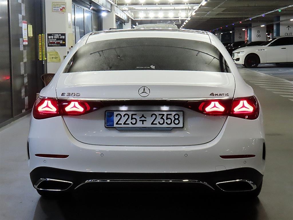 Mercedes Benz E class - Vista 5