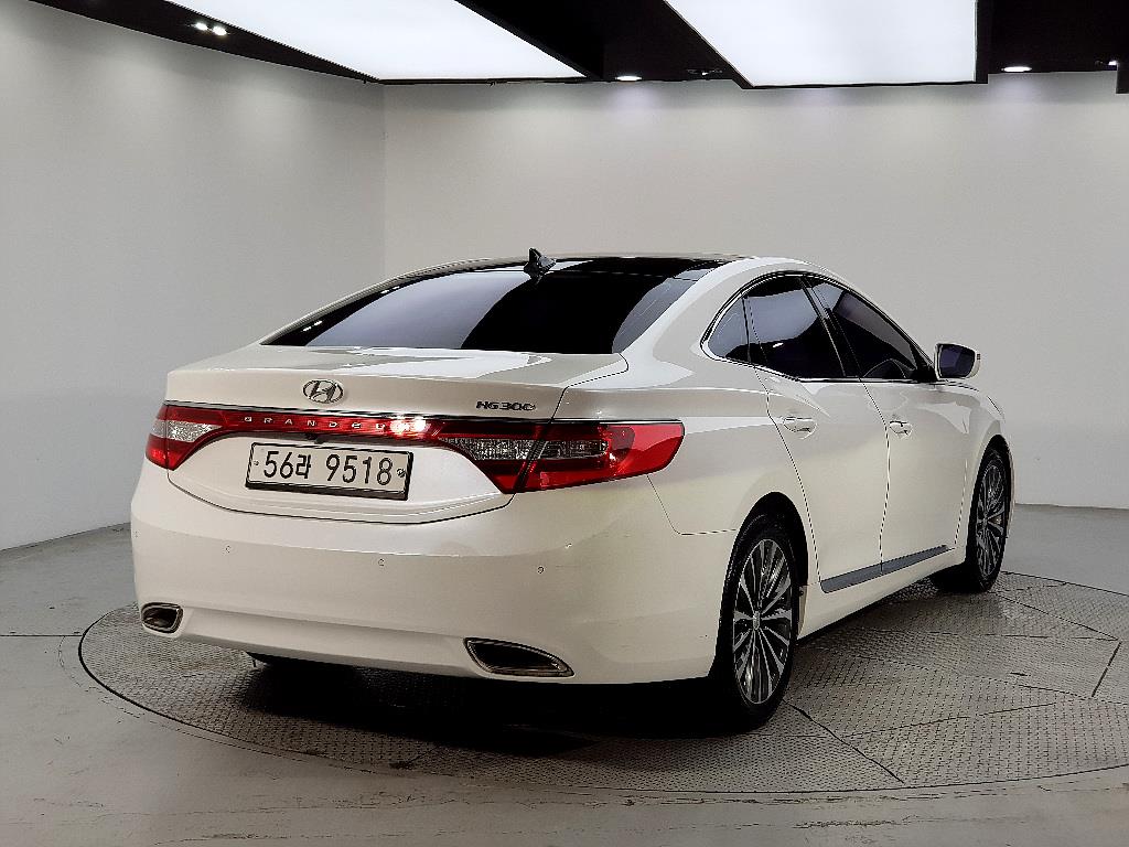 HYUNDAI Grandeur - Vista 4
