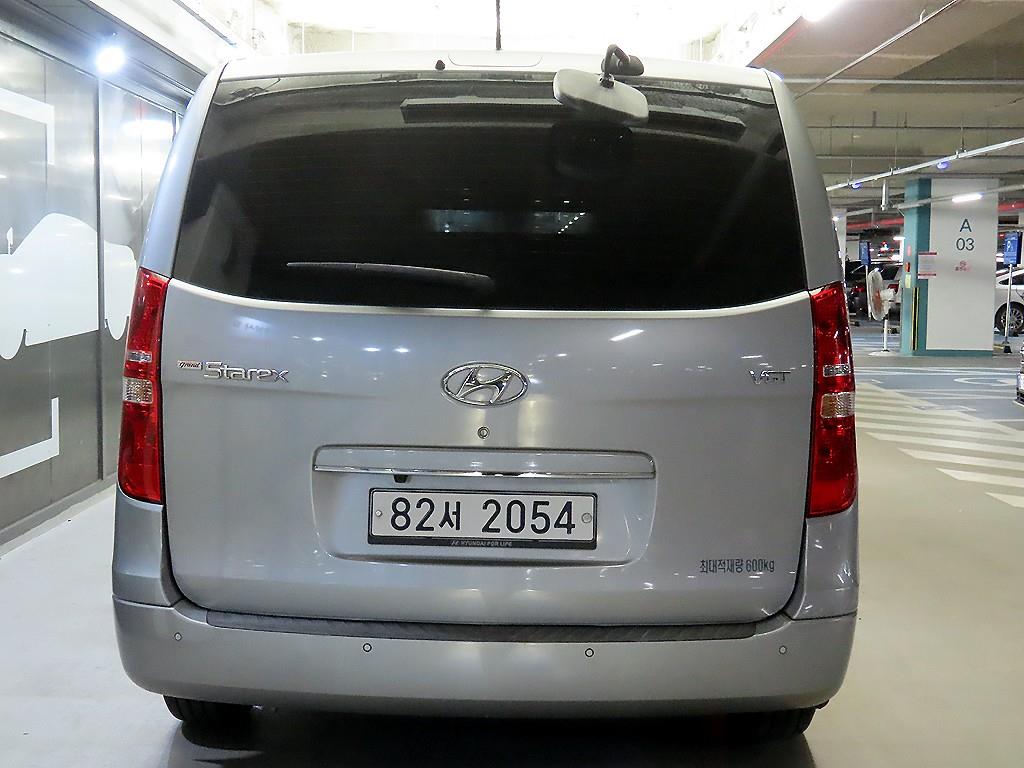 HYUNDAI Starex - Vista 5