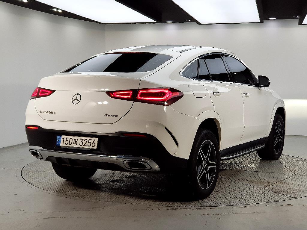 Mercedes Benz GLE Class - Vista 4