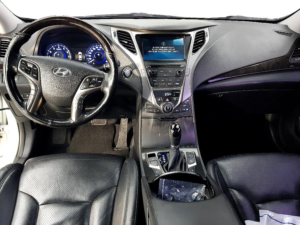 HYUNDAI Grandeur - Vista 5