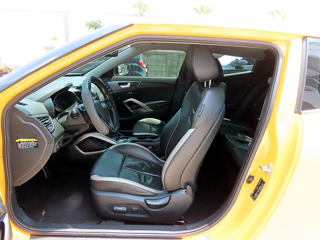 HYUNDAI Veloster - Vista 5