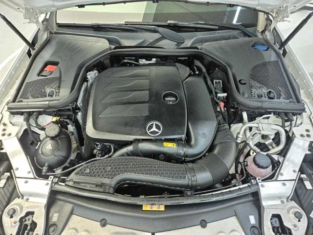 Mercedes Benz E class - Vista 5