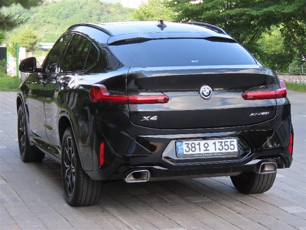 BMW X4 - Vista 4