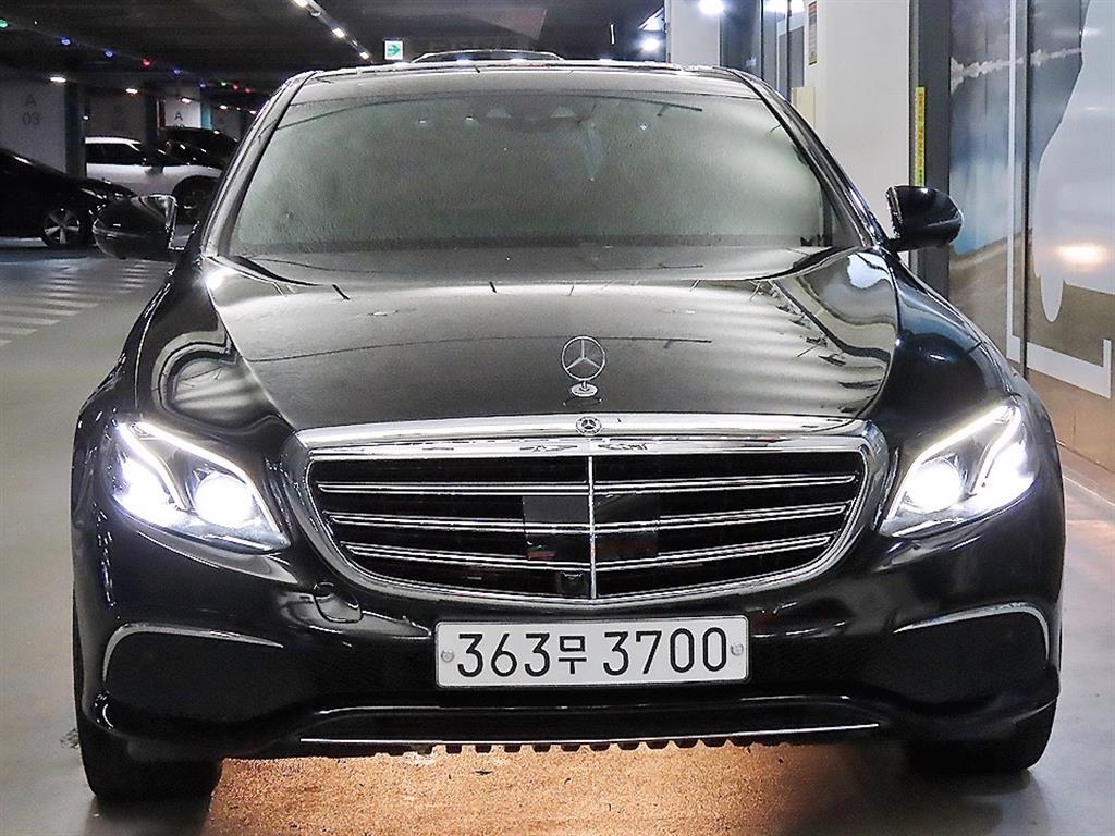 벤츠 E 클래스 E300 4MATIC 익스클루시브 사진