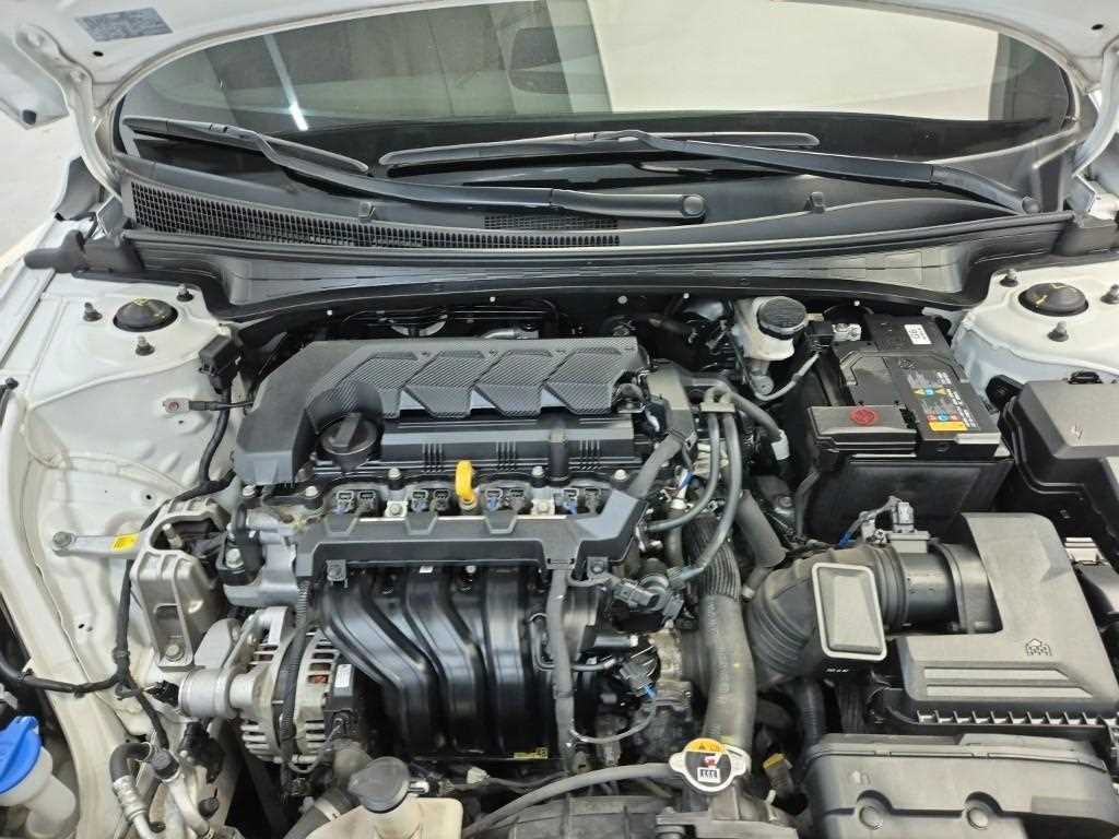 HYUNDAI Avante - Vista 5
