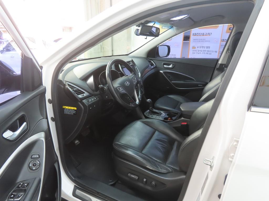 HYUNDAI Santa Fe - Vista 5