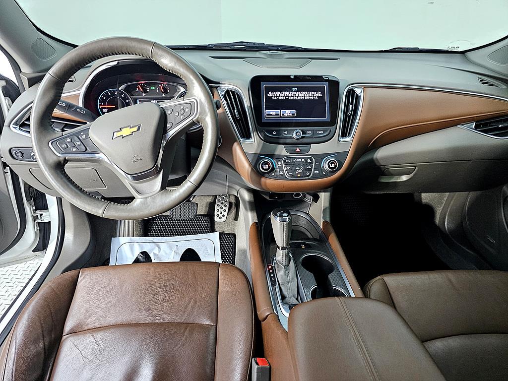 Chevrolet Malibu - Vista 5