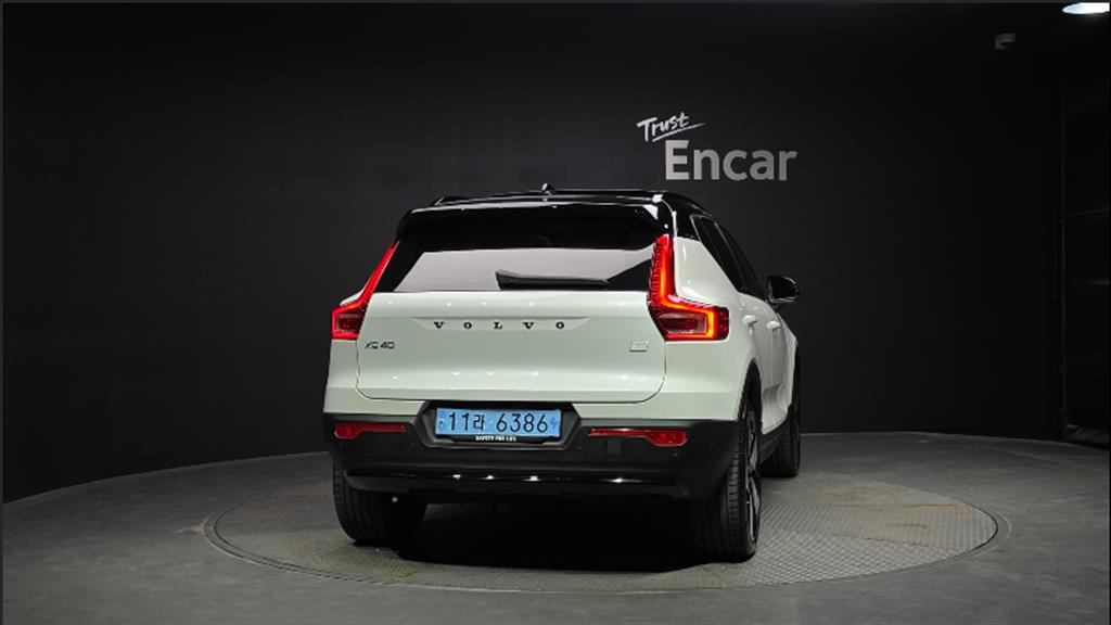Volvo XC40 - Vista 4