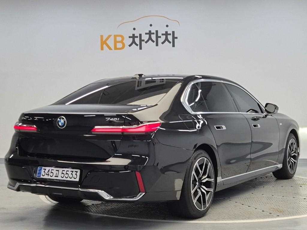 Genesis G70 740i xDrive M Sport 4