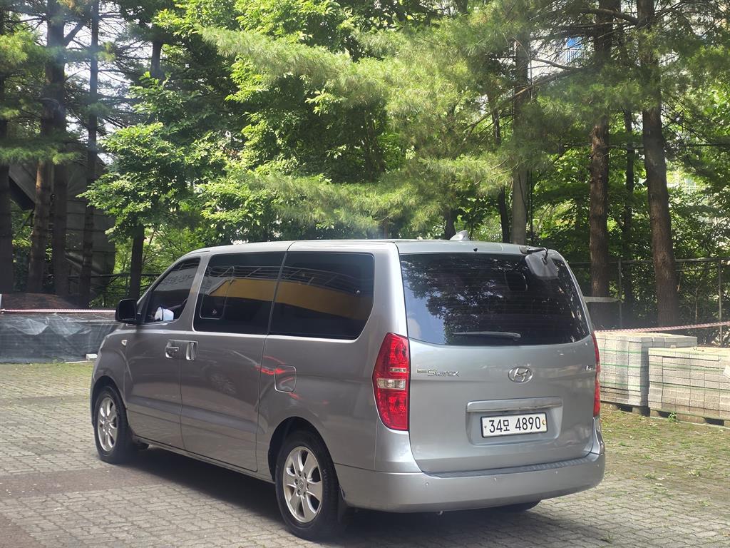 HYUNDAI Starex - Vista 4