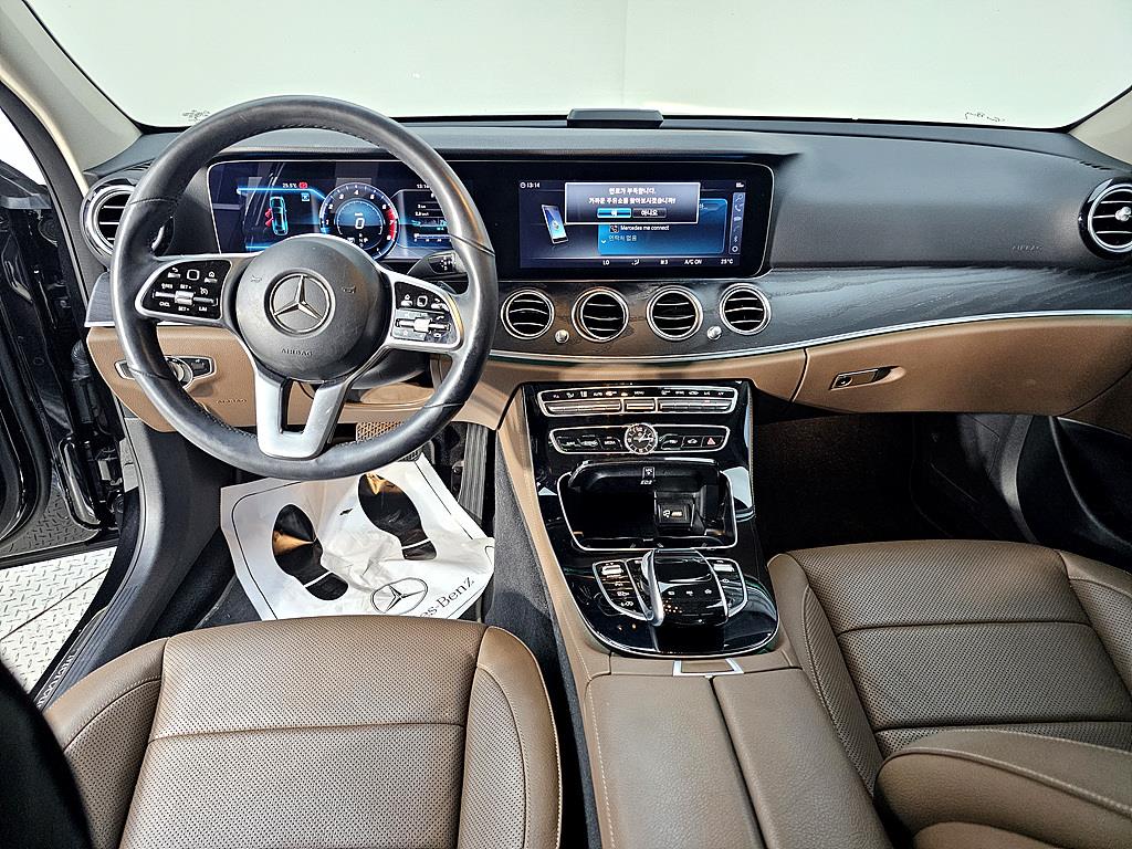 Mercedes Benz E class - Vista 5