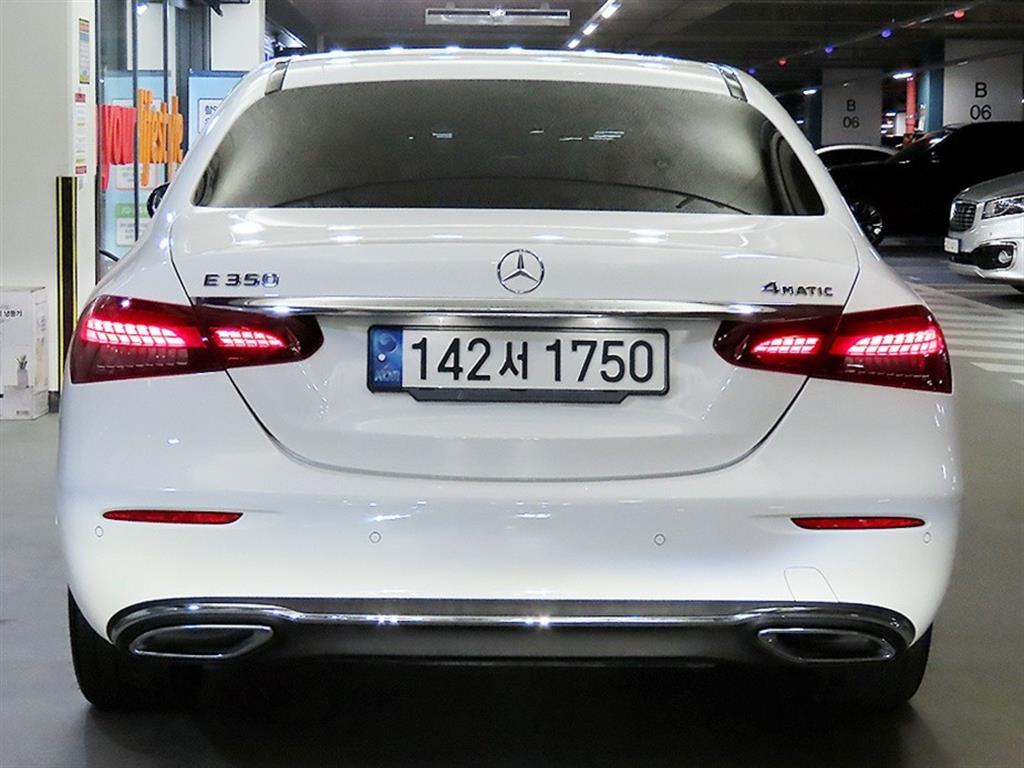 Mercedes Benz E class - Vista 5