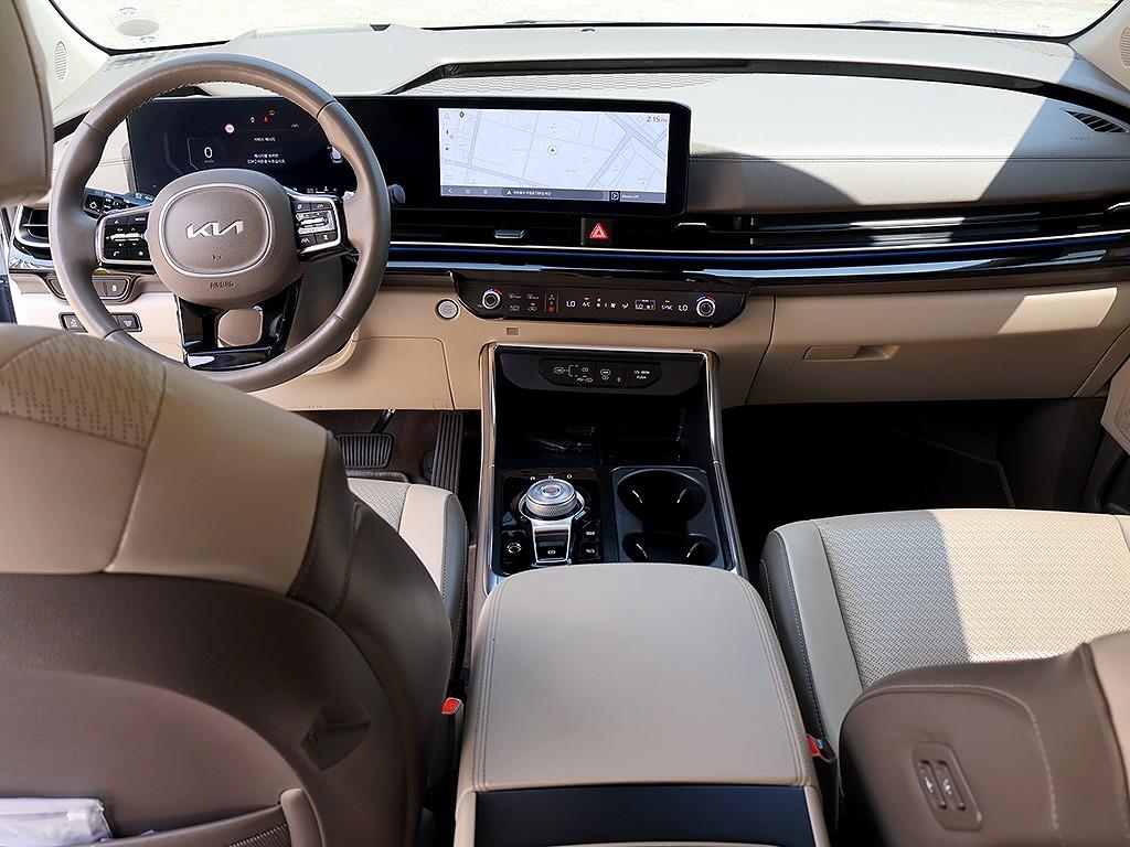 KIA Carnival - Vista 5