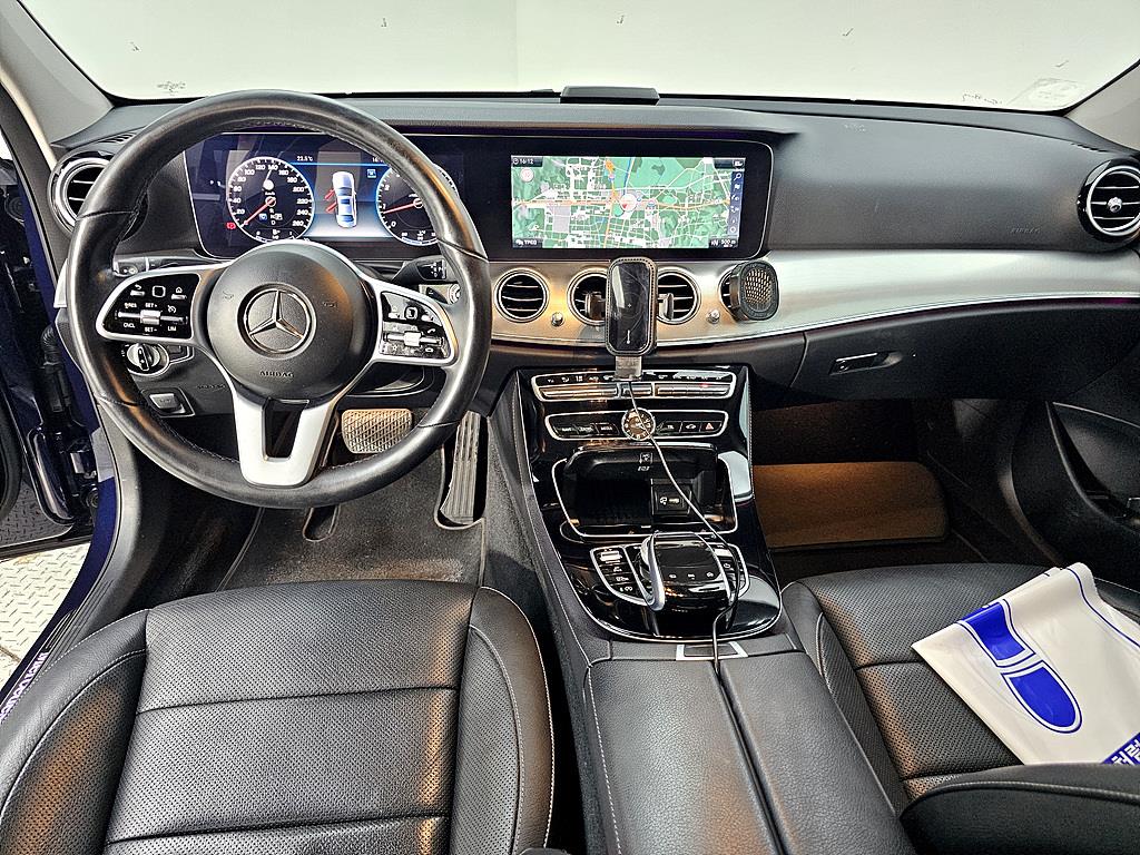 Mercedes Benz E class - Vista 5