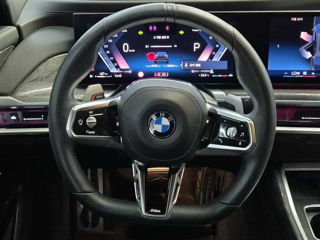 Genesis G70 740i xDrive M Sport 9