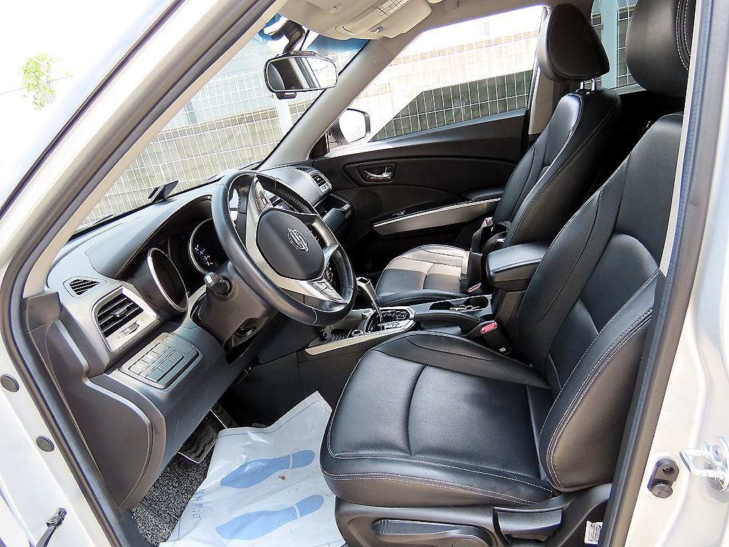 Ssangyong Tivoli - Vista 5