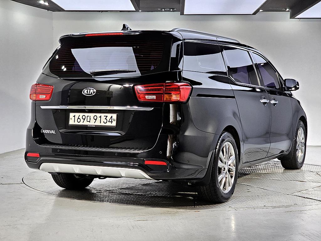 KIA Carnival - Vista 4