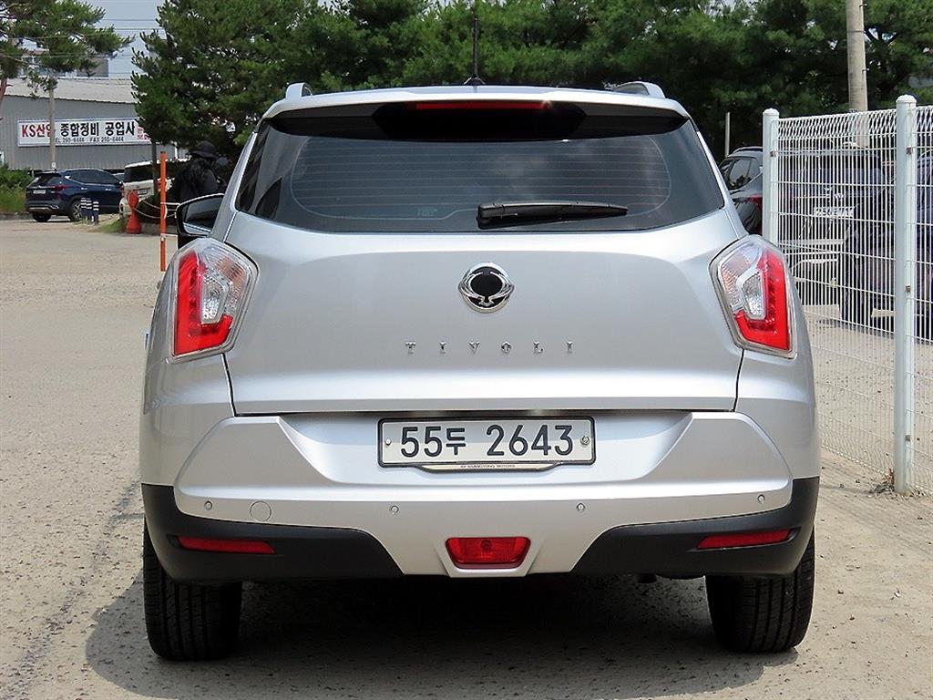 Ssangyong Tivoli - Vista 4