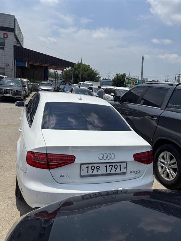 Audi A4 2.0 TDI Quattro Dynamic 3