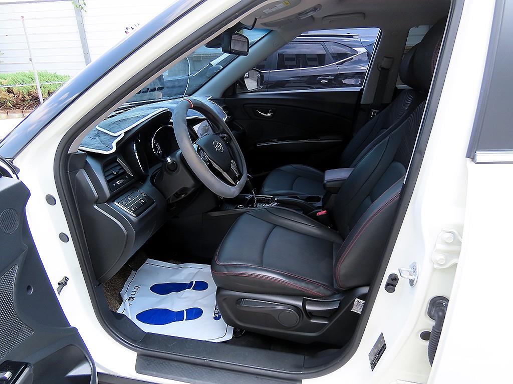 Ssangyong Tivoli - Vista 5