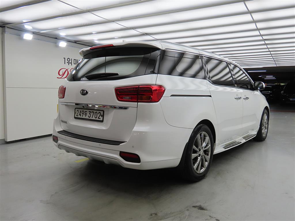 KIA Carnival - Vista 4