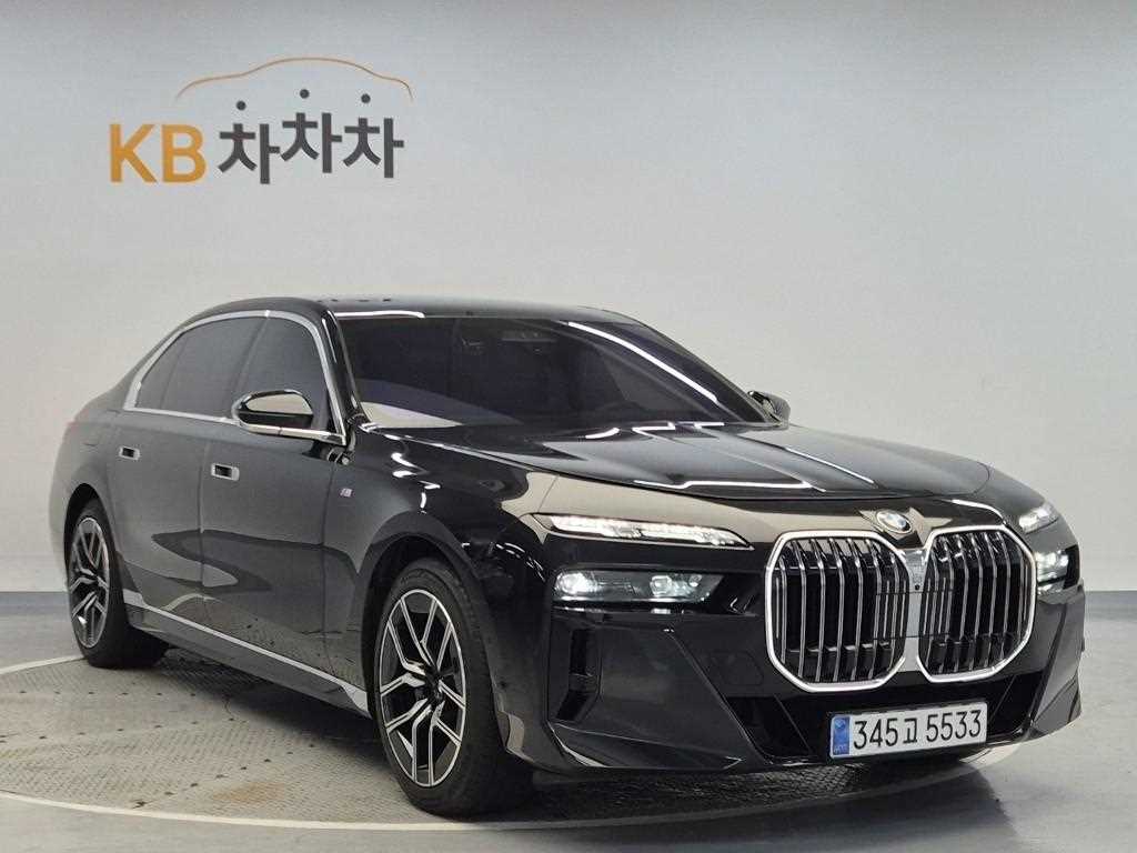 Genesis G70 740i xDrive M Sport 5