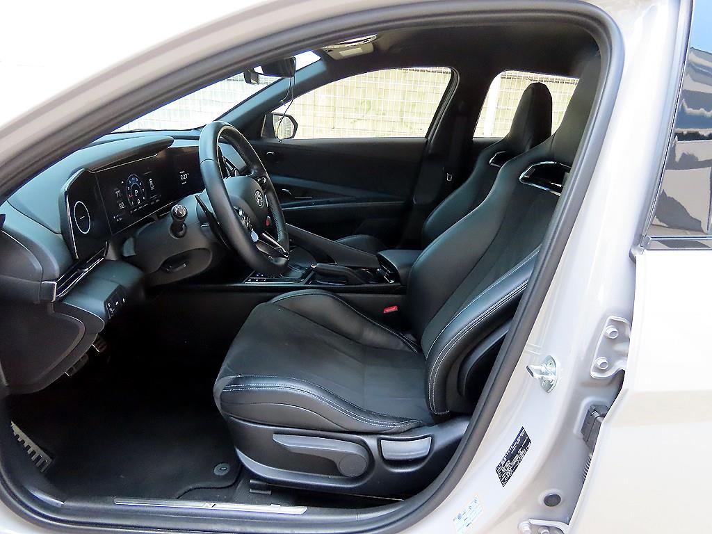 HYUNDAI Avante - Vista 5