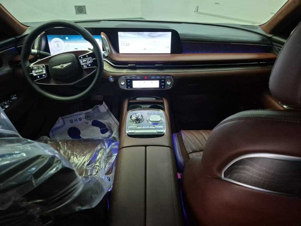 Genesis G90 3.5T GDI AWD 9
