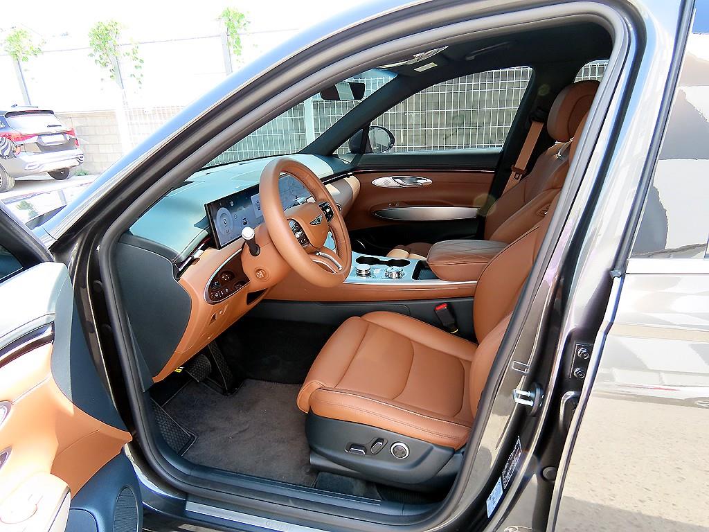 Genesis GV70 - Vista 5